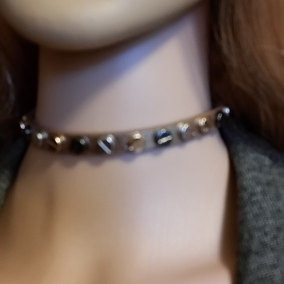 Choker - Picture 3 of 7